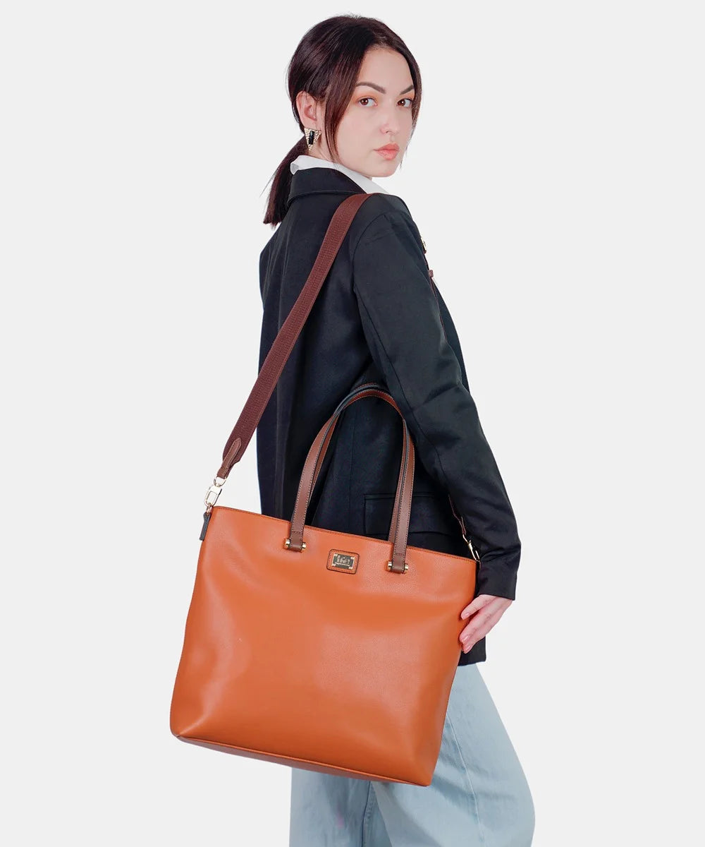 Leena Tote